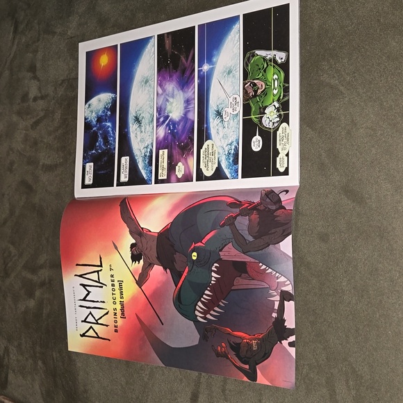 Lot of 4 New DC comics - Picture 6 of 10